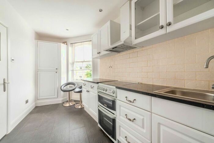 1 Bedroom Flat To Rent In Westbourne Park Road, Notting Hill, London, W11