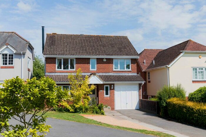 4 Bedroom Detached House For Sale In Farrar Drive, Marlborough, SN8