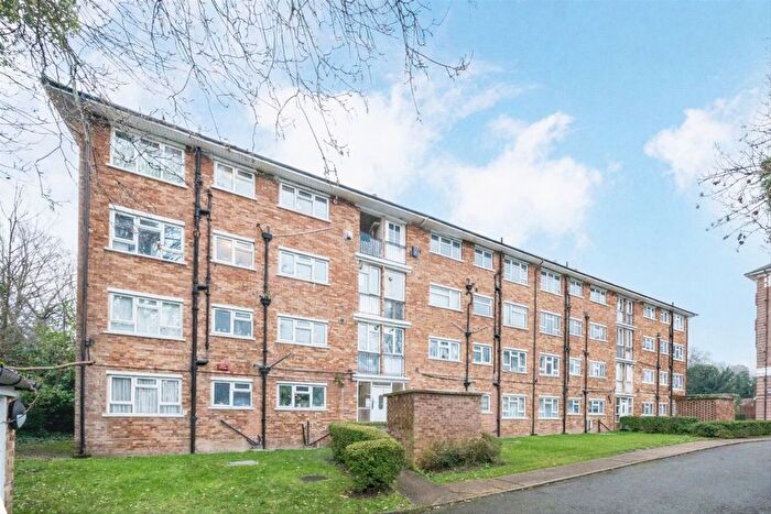 2 Bedroom Flat To Rent In Greystoke Gardens, Ealing, W5