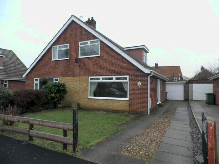 3 Bedroom Property To Rent In Pilmar Lane, Roos, Hull, HU12