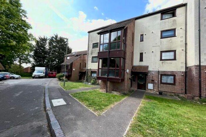 2 Bedroom Flat To Rent In Frosthole Close, Fareham, PO15