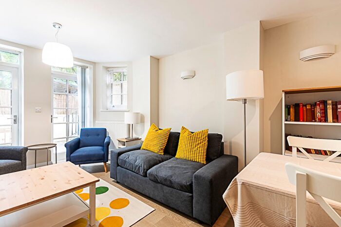 1 Bedroom Flat To Rent In Compayne Gardens, London, London, NW6