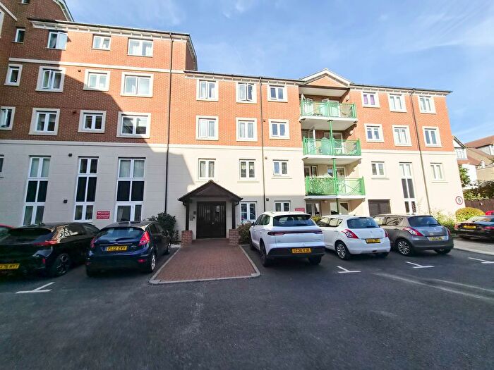 1 Bedroom Property For Sale In Hamlet Court Road, Westcliff-On-Sea, SS0