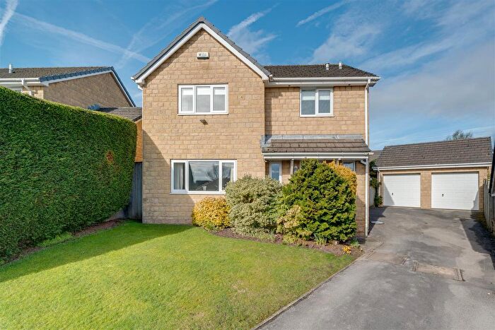 4 Bedroom Detached House For Sale In Gleneagles Way, Huddersfield, HD2