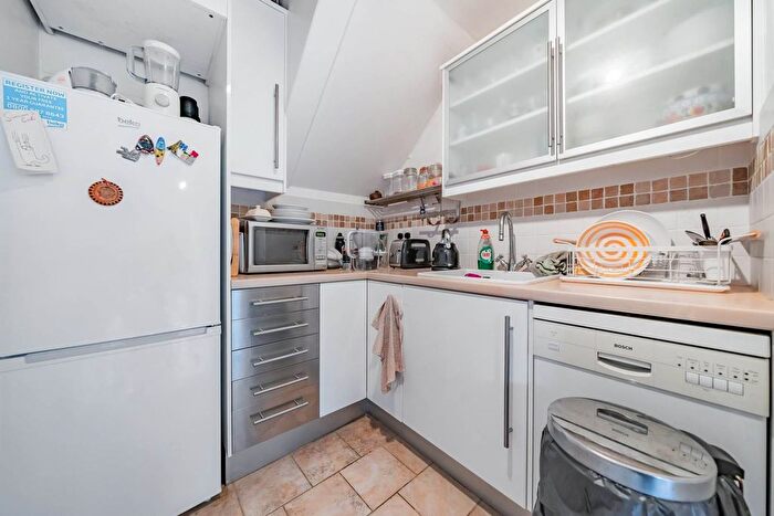 1 Bedroom Flat To Rent In Wimbledon Park Road, Southfields, London, SW18