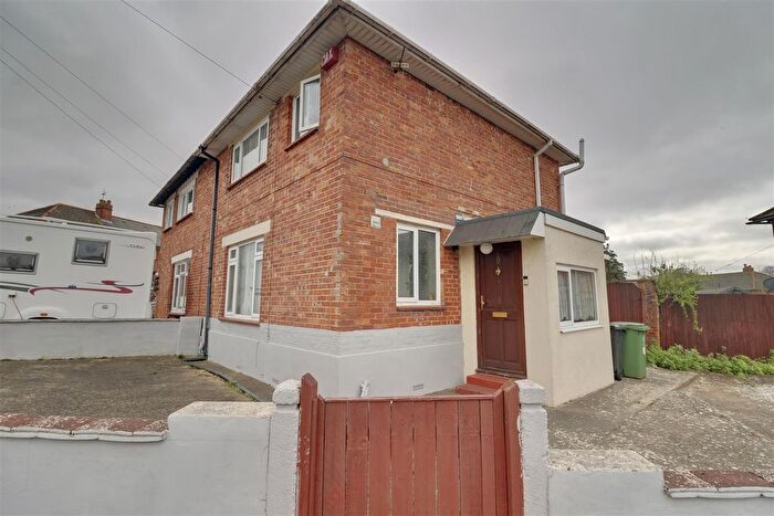 3 Bedroom Semi-Detached House For Sale In Deal Road, Portsmouth, PO6