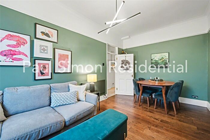 2 Bedroom Flat For Sale In St Michael's Terrace, Alexandra Palace, London, N22