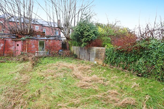 3 Bedroom Terraced House For Sale In Woodseats Road, Sheffield, South Yorkshire, S8