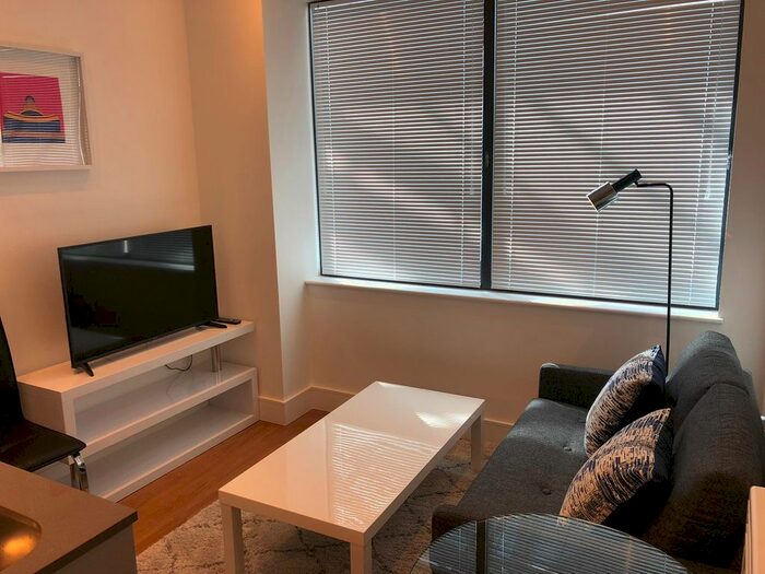 1 Bedroom Studio To Rent In Bath Road, Slough SL1