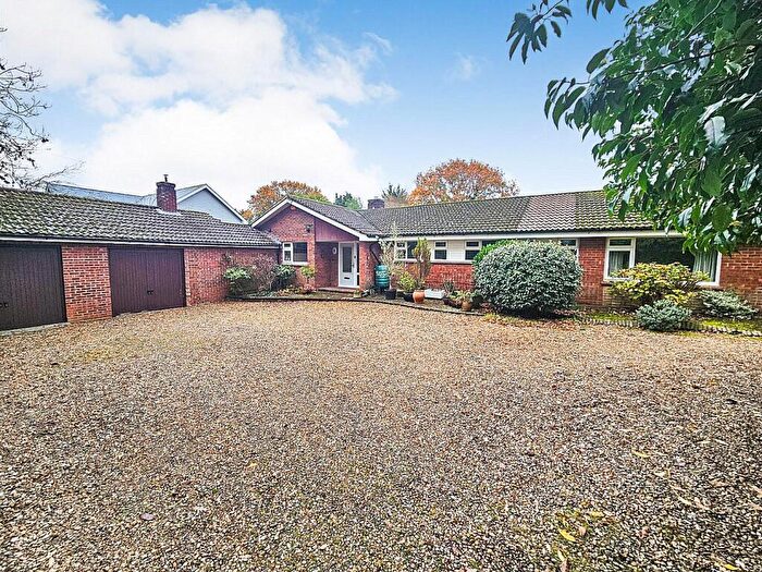5 Bedroom Detached Bungalow To Rent In Cherry Garden Lane, Danbury, CM3