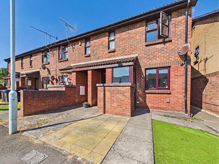 1 Bedroom Flat To Rent In Pilgrims Walk, Worthing, BN13