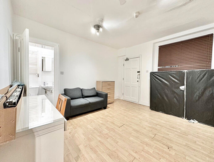 Flat To Rent In Finchley Road, NW3