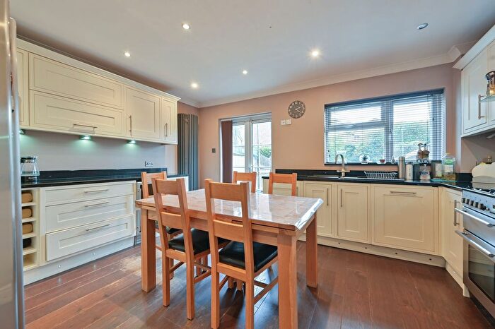 4 Bedroom Town House For Sale In Cherrydale, Watford, WD18