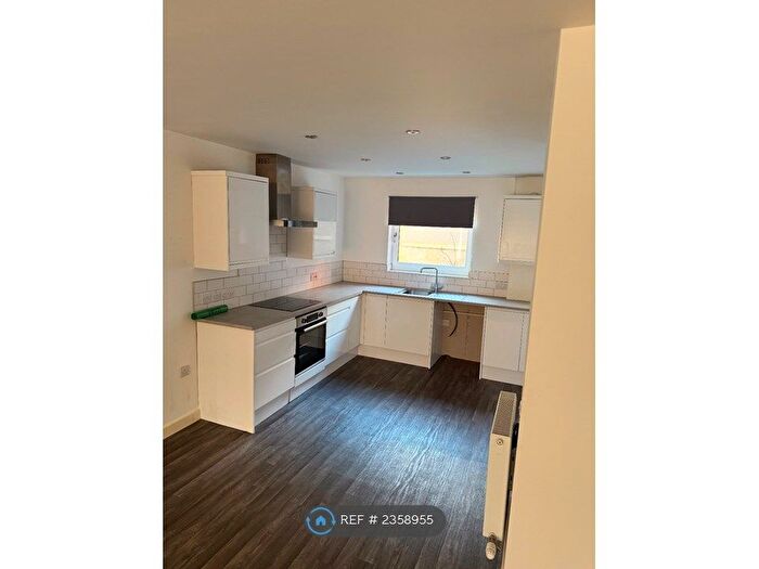 2 Bedroom Flat To Rent In Hamilton Street, Carluke, ML8