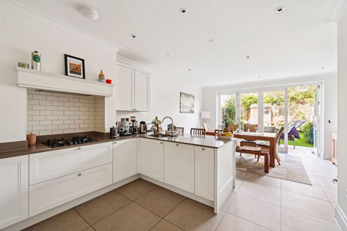 4 Bedroom Terraced House To Rent In Barrons Chase, London, TW10