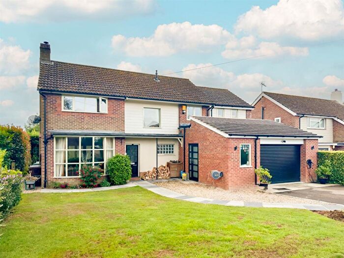 4 Bedroom Detached House For Sale In Wellsworth Lane, Rowland's Castle, PO9