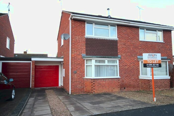 2 Bedroom Semi-Detached House To Rent In Digby Road, Evesham WR11
