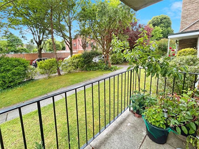 2 Bedroom Flat For Sale In Devonshire Road, Sutton, SM2