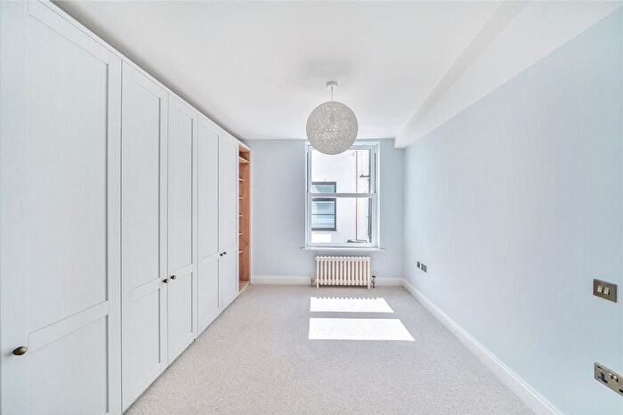 1 Bedroom Flat For Sale In Church Road, Teddington, TW11