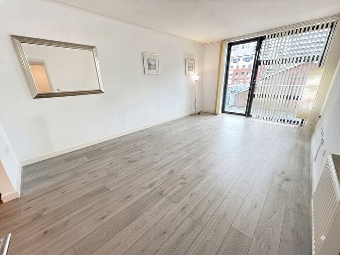 1 Bedroom Flat To Rent In Discovery Dock West, South Quay Square, Canary Wharf, London, E14