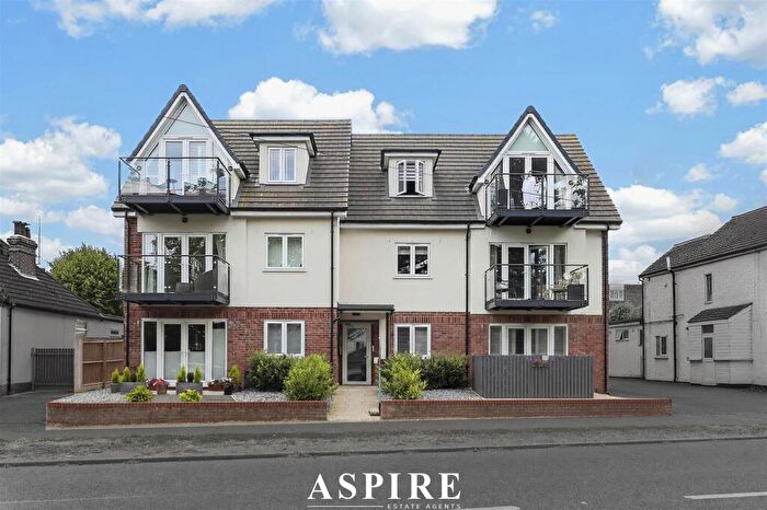 2 Bedroom Apartment For Sale In Kiln Road, Benfleet, SS7