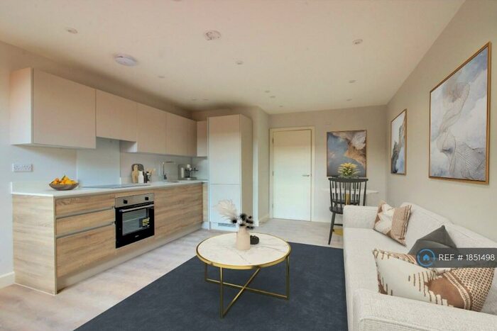 2 Bedroom Flat To Rent In Richmond Hill, Bournemouth, BH2