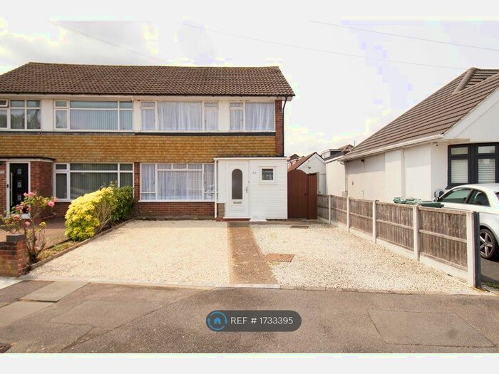 3 Bedroom Semi-Detached House To Rent In Ashgrove Road, Ashford, TW15