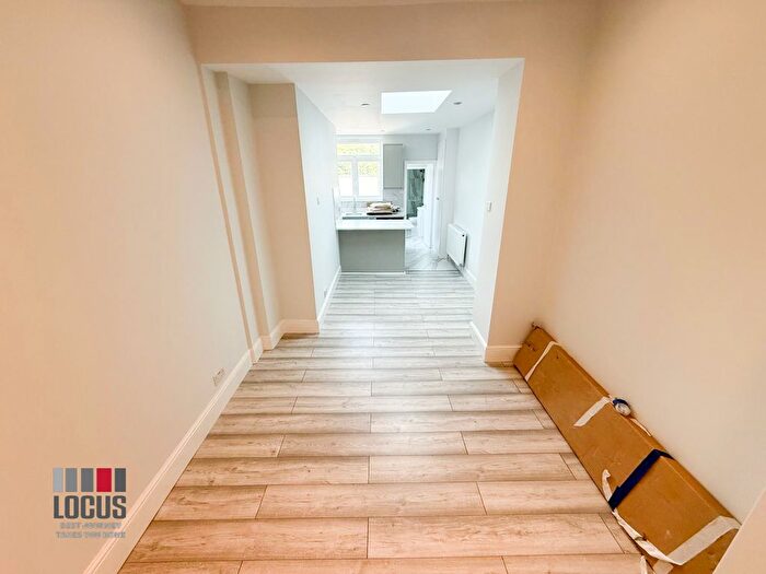 1 Bedroom Studio To Rent In Park Avenue, London, N13