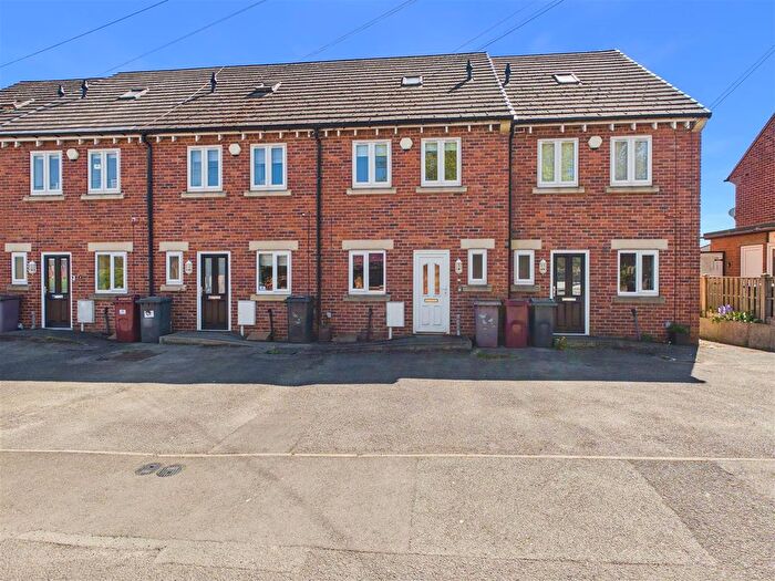 3 Bedroom Semi-Detached House For Sale In Elm Road, Eckington, Sheffield, S21
