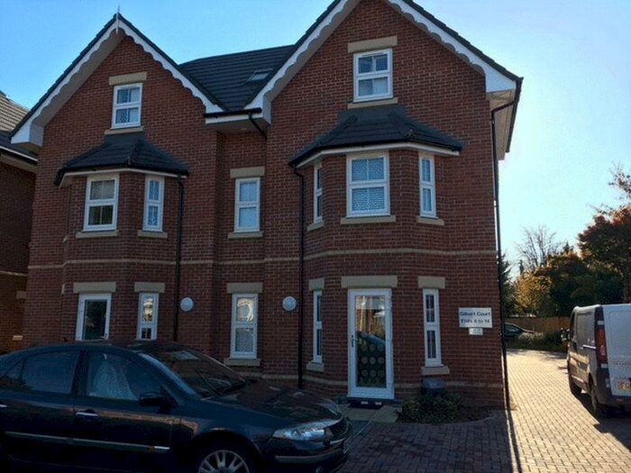 2 Bedroom Flat To Rent In Two Bedroom First Floor Apartment With Off Road Parking - Charminster &#, BH8