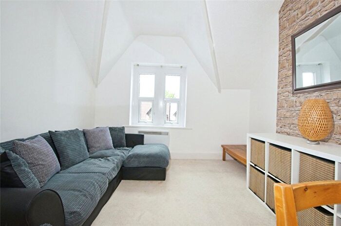 1 Bedroom Flat For Sale In Claude Road, Cardiff, CF24