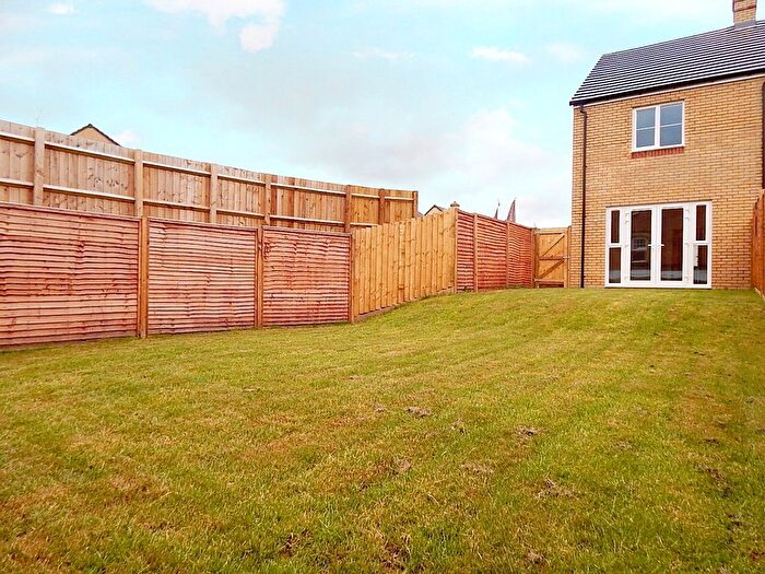 2 Bedroom End Of Terrace House To Rent In Sanderling Close, Barnstaple, Devon, EX32