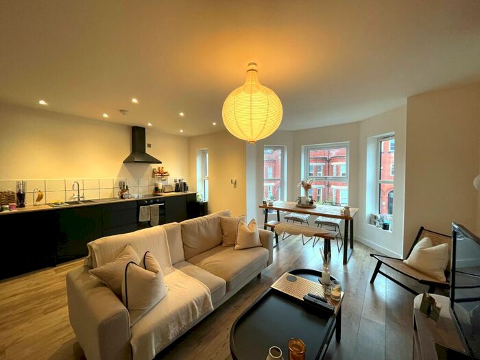 2 Bedroom Flat To Rent In Goulden Road, West Didsbury, M20