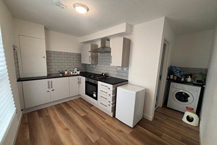 2 Bedroom Flat To Rent In Bannerman Road, Bristol, BS5