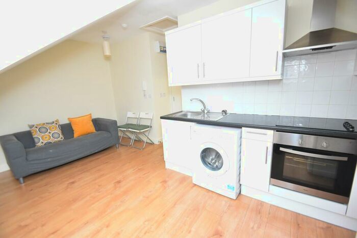 1 Bedroom Flat To Rent In Connaught Road, Roath, Cardiff, CF24