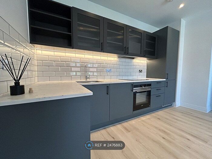 2 Bedroom Flat To Rent In Ashwood House, Camberley, GU15