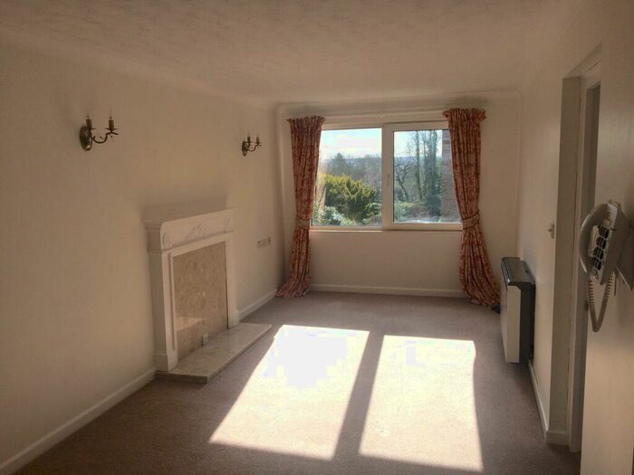1 Bedroom Retirement Property To Rent In Fairview Court, Kingston Upon Thames, KT2