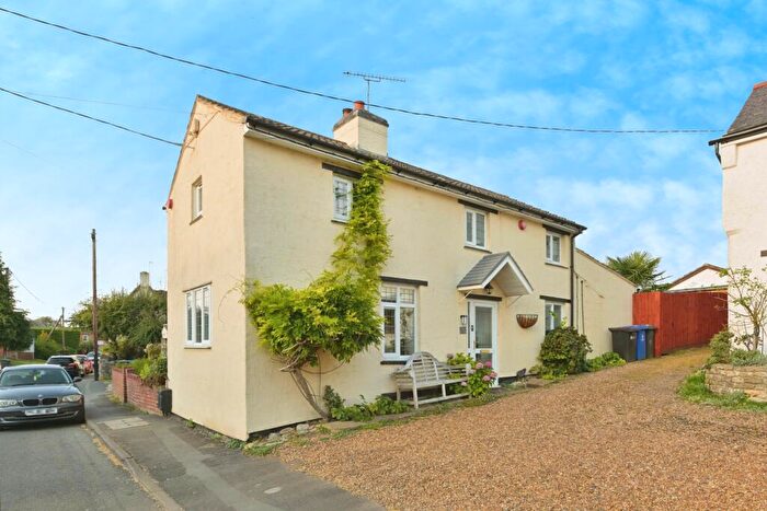 2 Bedroom Detached House For Sale In Forest Road, Piddington, Northampton, Northamptonshire, NN7