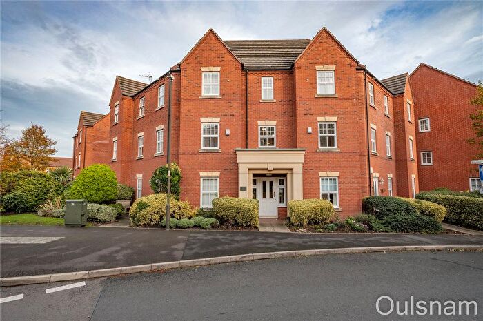 2 Bedroom Flat For Sale In Newton Square, Bromsgrove, Worcestershire, B60