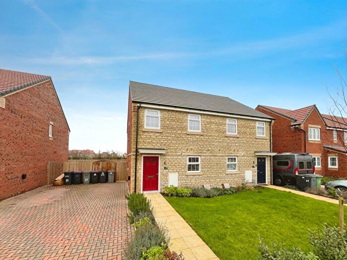 3 Bedroom Semi-Detached House For Sale In Orchard Way, Corby Glen, NG33