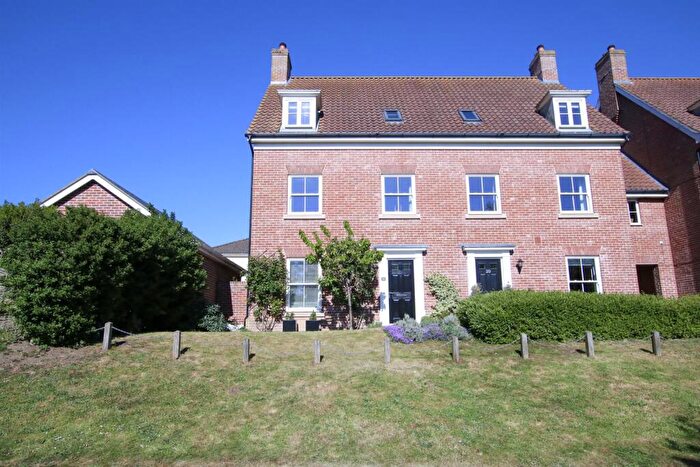 4 Bedroom Mews For Sale In Saxmundham, Suffolk, IP17