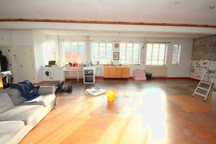 3 Bedroom Flat To Rent In Vyner Street, Bethnal Green, London, E2