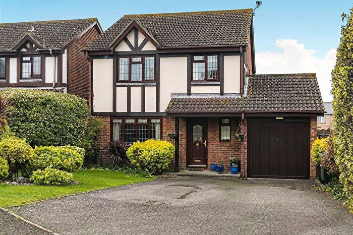 4 Bedroom Detached House For Sale In Woodland Way, Greenhithe, Kent, DA9