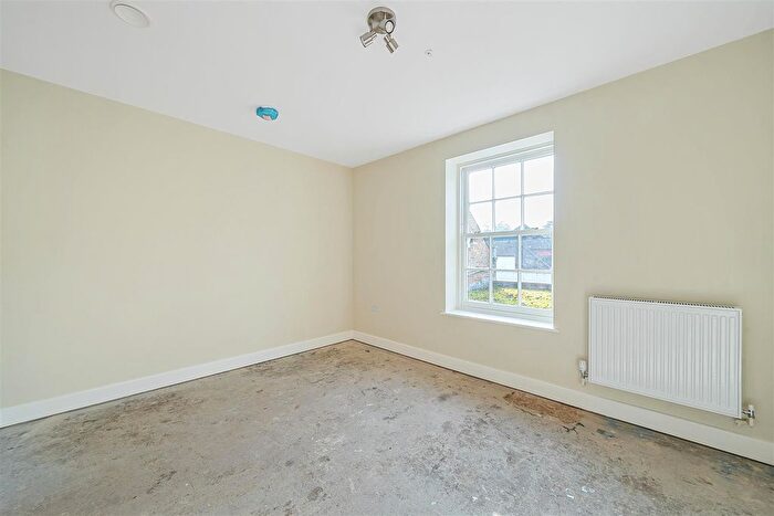 2 Bedroom Flat For Sale In High Street, Ewell, Epsom, KT17