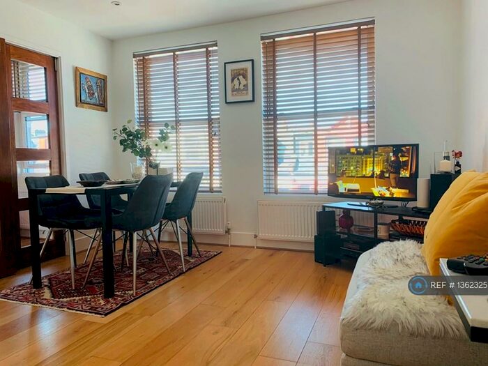 2 Bedroom Flat To Rent In Hampden Road, London, N8
