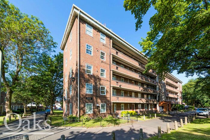 2 Bedroom Flat To Rent In Leigham Avenue, London, SW16