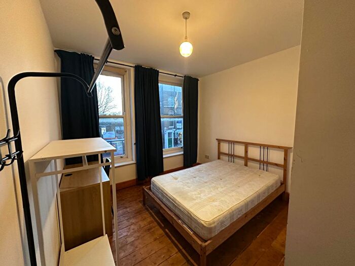 3 Bedroom Flat To Rent In Stoke Newington Church Street, London, N16