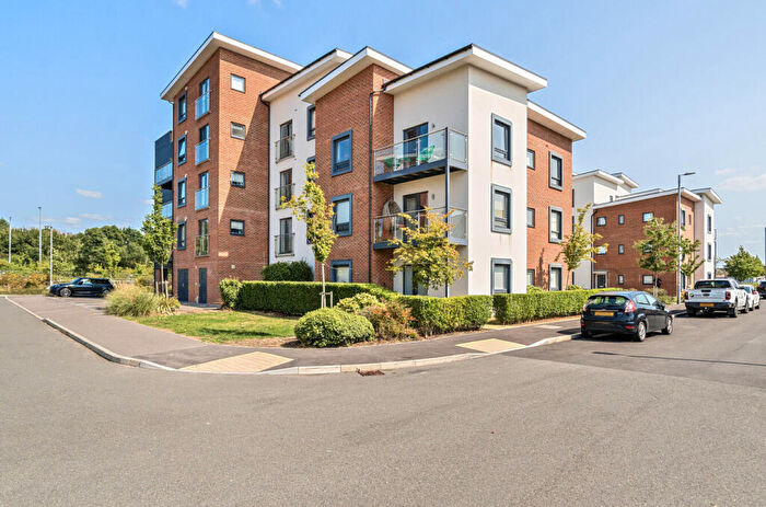 2 Bedroom Apartment For Sale In Webster Close, Bracknell, Berkshire, RG12