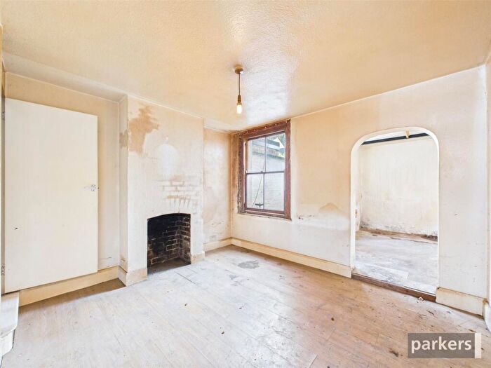 2 Bedroom Terraced House For Sale In Princes Street, Reading, Berkshire, RG1