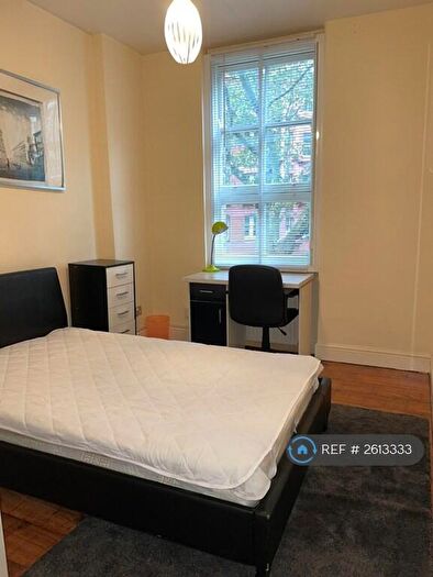 2 Bedroom Flat To Rent In Cavendish Mansions, London, EC1R